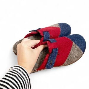 Fidelio Allie Mule Blue Grey Red Patch
Wool Clogs